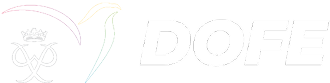Logo organizace DofE v bílé barvě na černém pozadí zobrazující symbol ocenění a textový nápis. Symbolizuje prestiž a rozvojové programy pro mladé lidi.