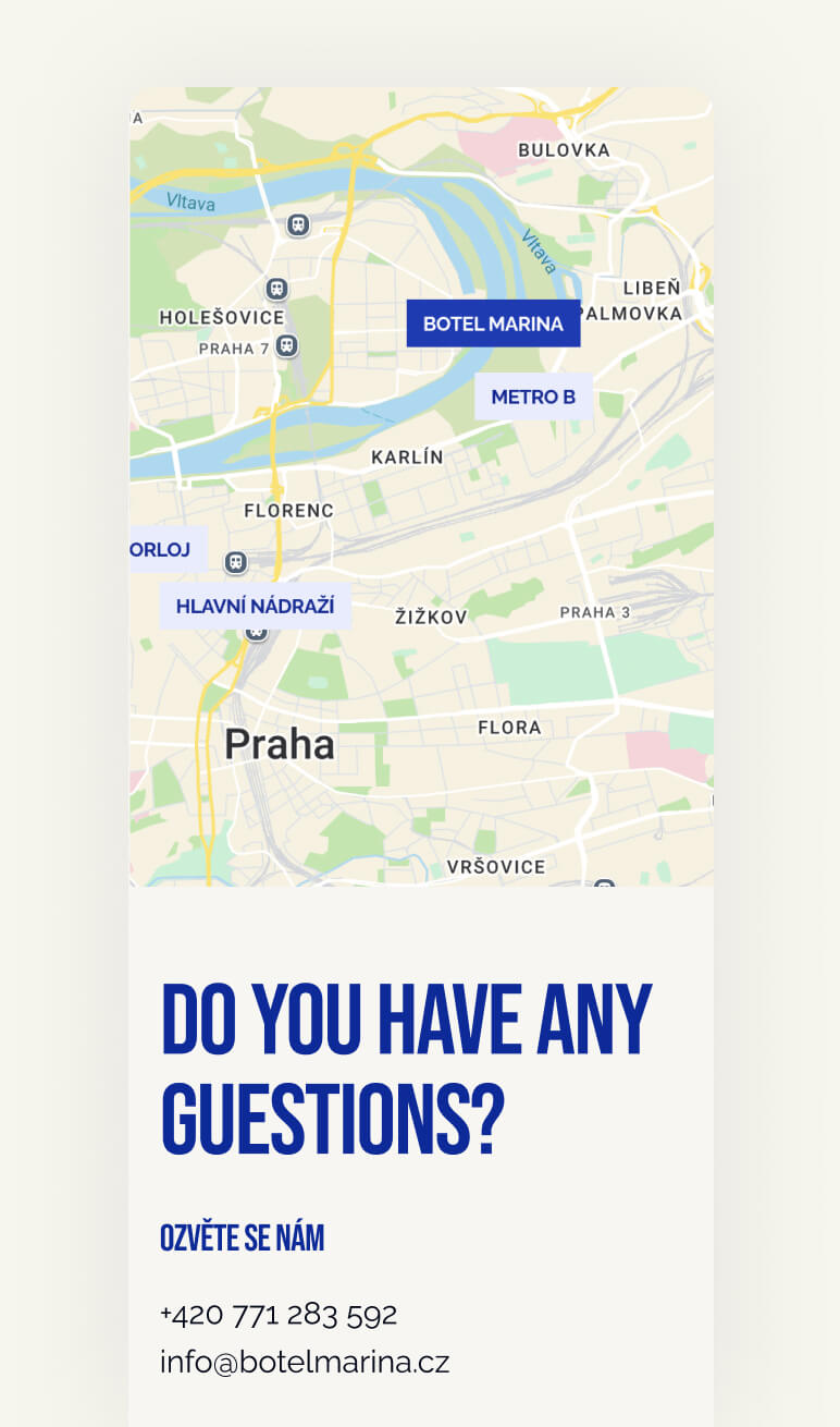 Mapa Prahy s vyznačením umístění Botel Marina poblíž řeky Vltavy. Níže jsou uvedeny kontaktní informace: telefonní číslo +420 771 283 592 a e-mail info@botelmarina.cz, s dotazem Máte nějaké dotazy?.