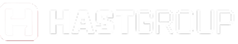 Logo společnosti HASTGROUP na černém pozadí zobrazující název a stylizovaný symbol ve tvaru písmene H v bílém provedení. Profesionální a moderní design loga.